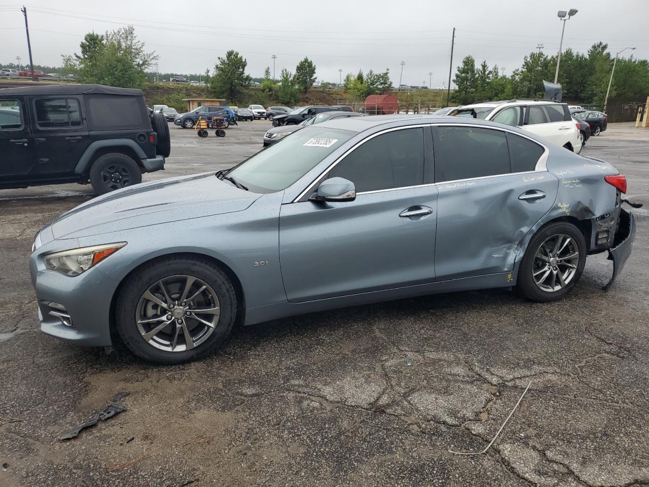 2017 Infiniti Q50 Premium