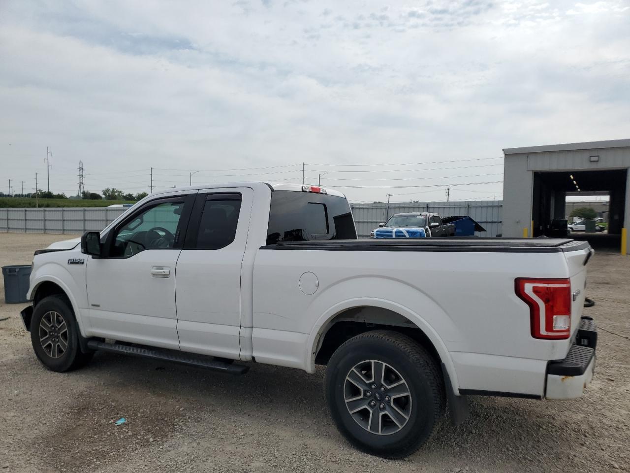 2016 Ford F150 Super Cab - Фото 2