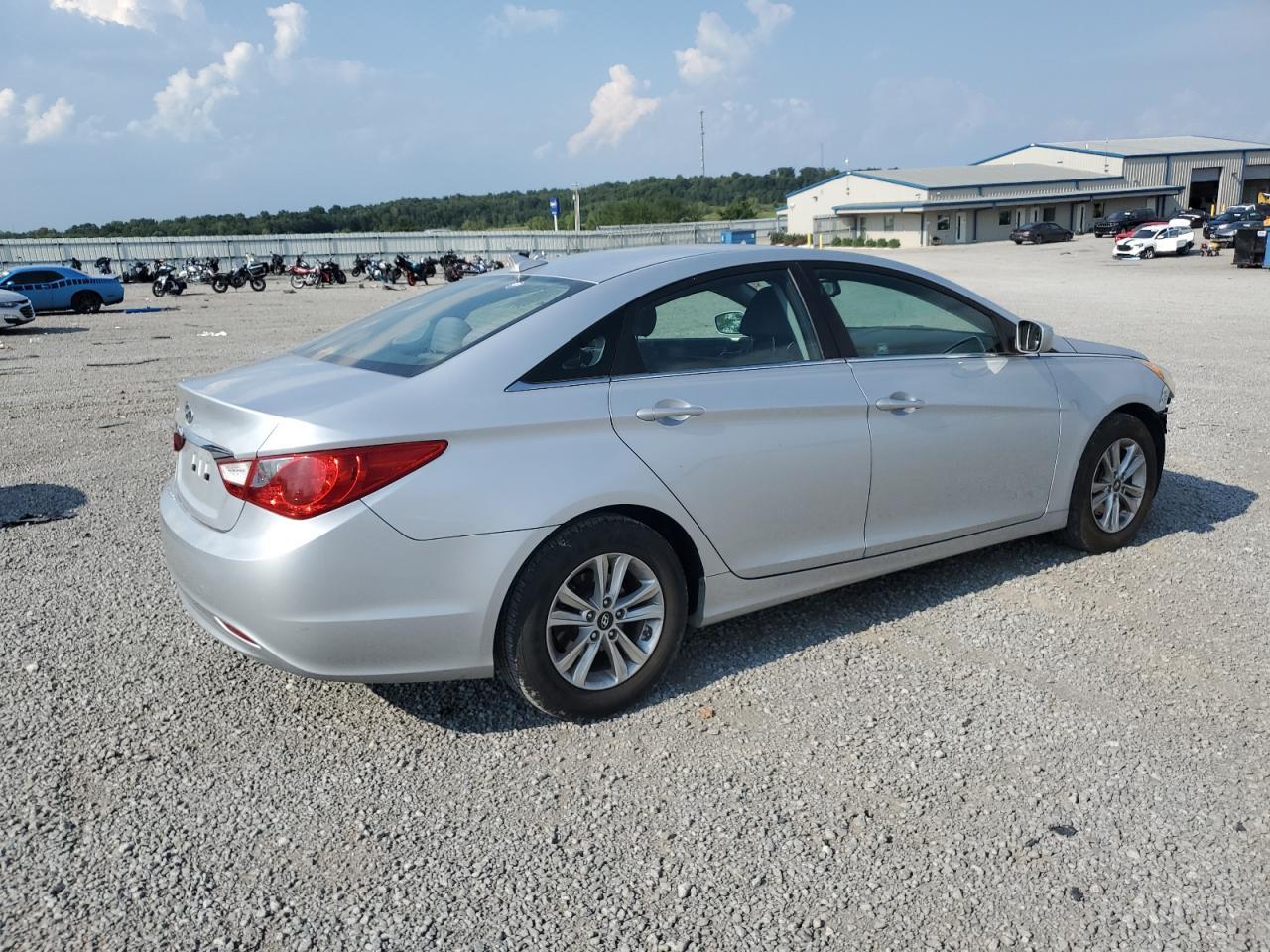 2012 Hyundai Sonata Gls - Image 3