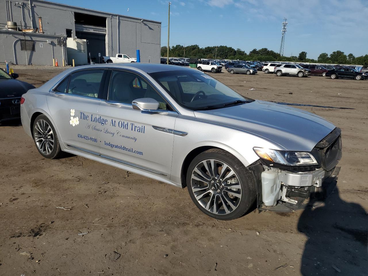 2017 Lincoln Continental Reserve - Фото 4