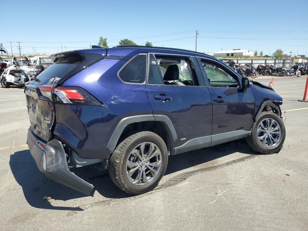 2023 Toyota Rav4 Xle Premium - Image 3