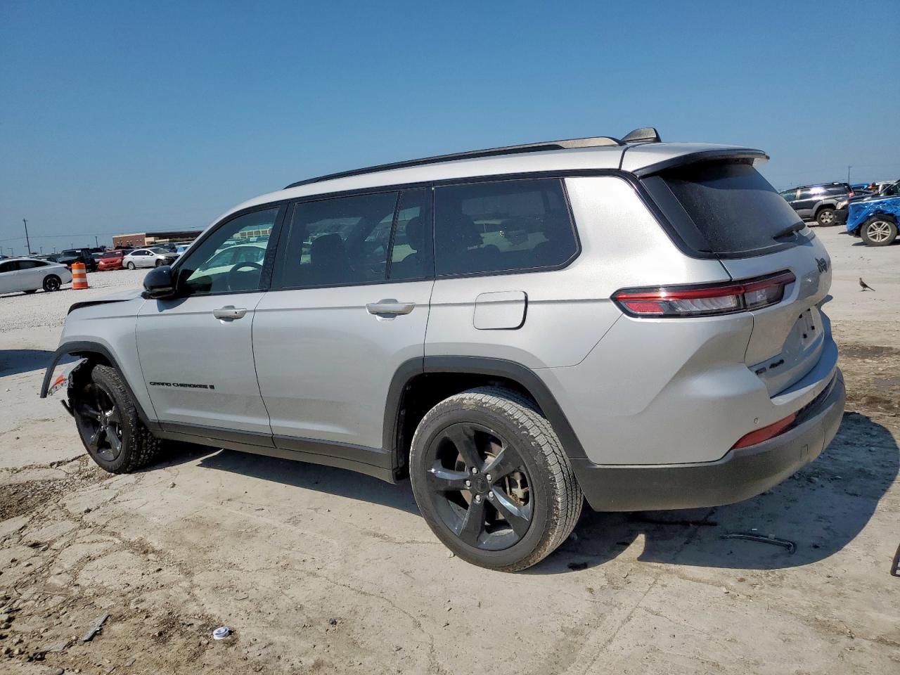 2021 Jeep Grand Cherokee L Laredo - Image 2