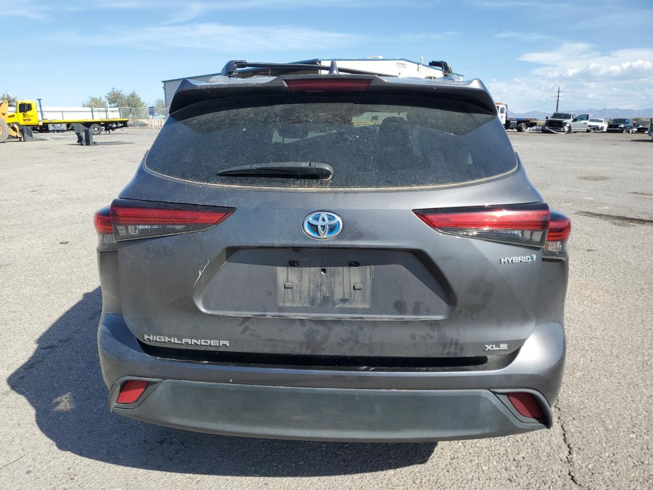 2022 Toyota Highlander Hybrid Xle - Image 6