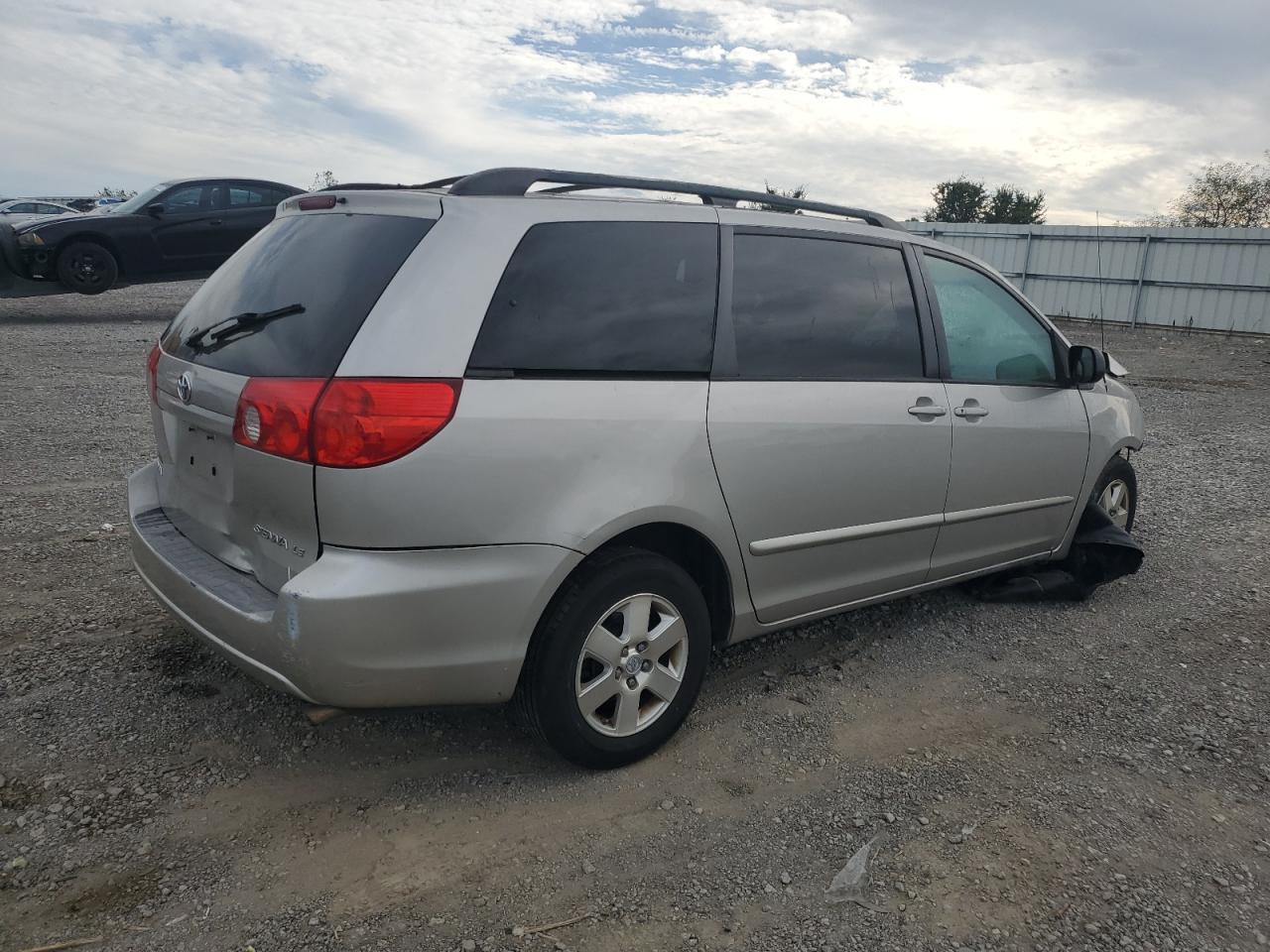 2008 Toyota Sienna Ce - Image 3