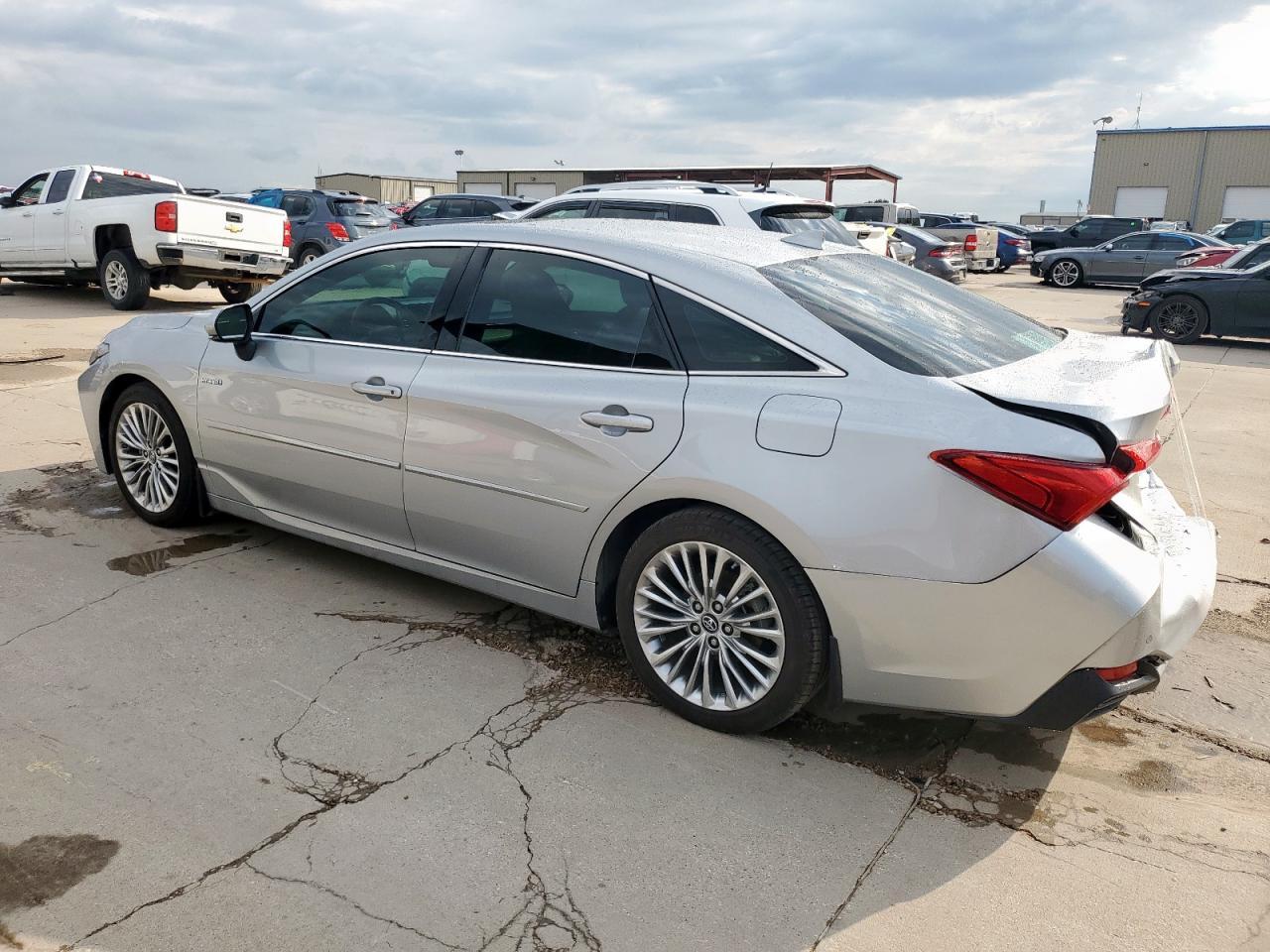 2019 Toyota Avalon Xle - Фото 2