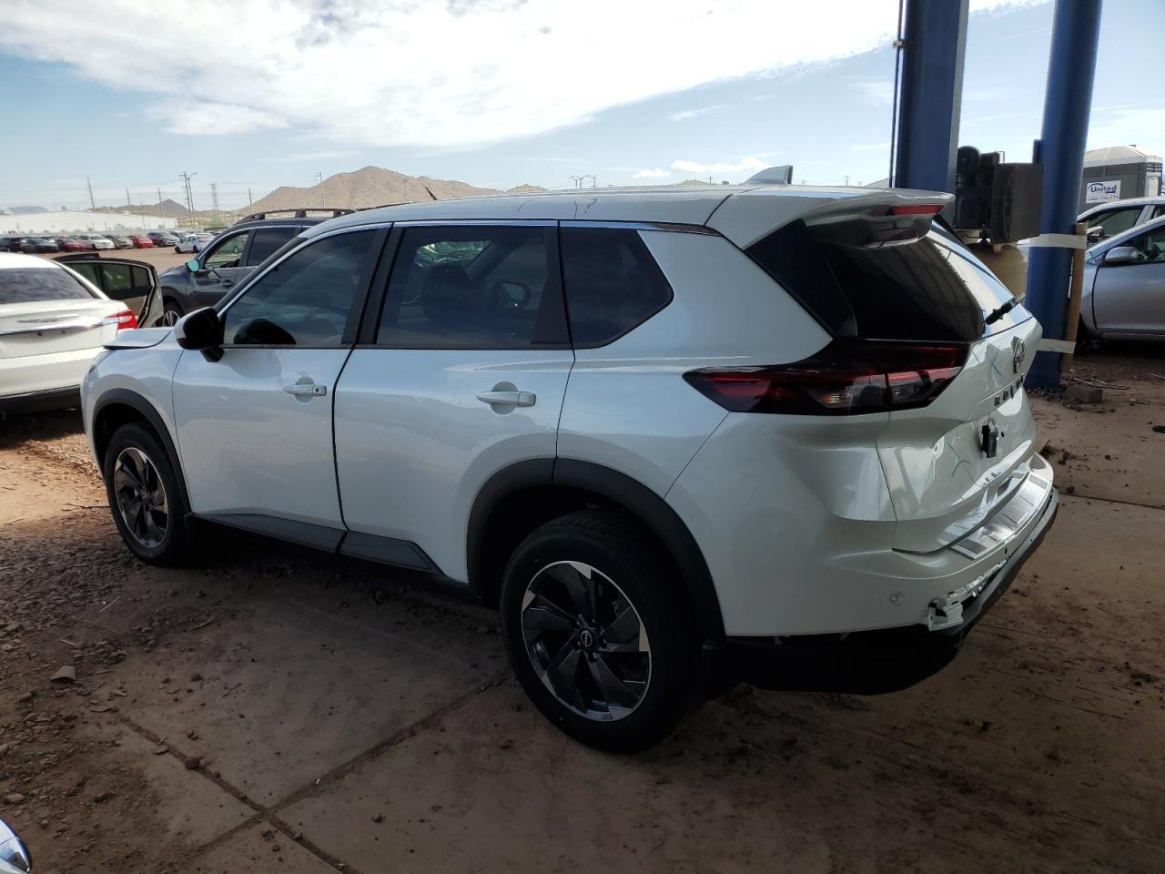 2025 Nissan Rouge - Фото 2