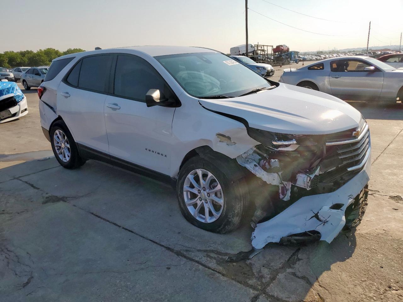 2021 Chevrolet Equinox Ls - Image 4