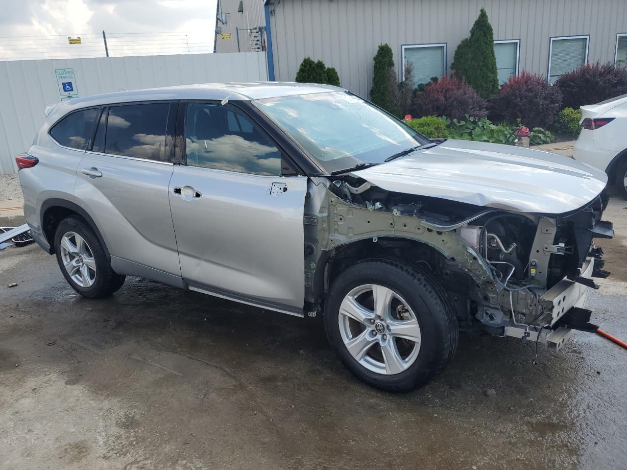 2021 Toyota Highlander L - Фото 4