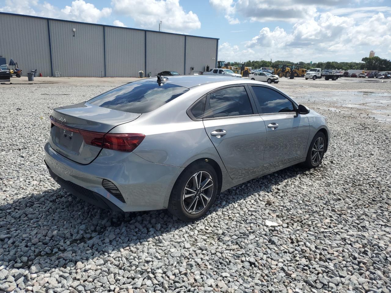 2022 Kia Forte Fe - Image 3