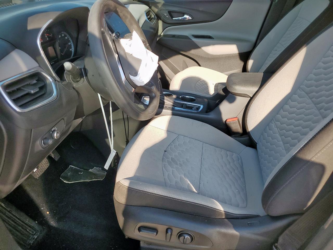 2021 Chevrolet Equinox Ls - Image 7