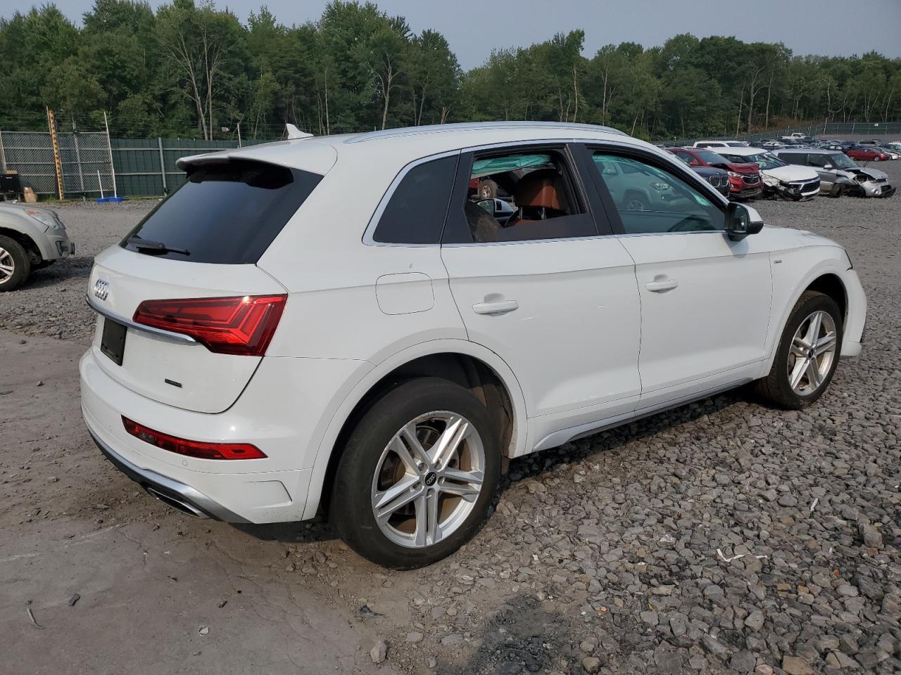 2021 Audi Q5 E Premium Plus - Image 3