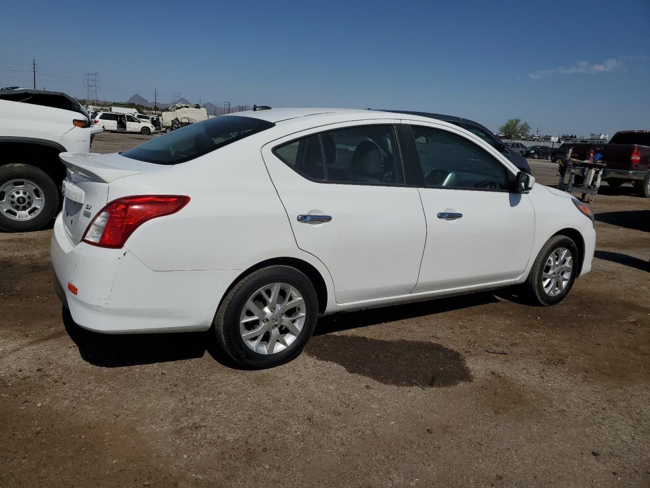 2018 Nissan Versa S - Image 3