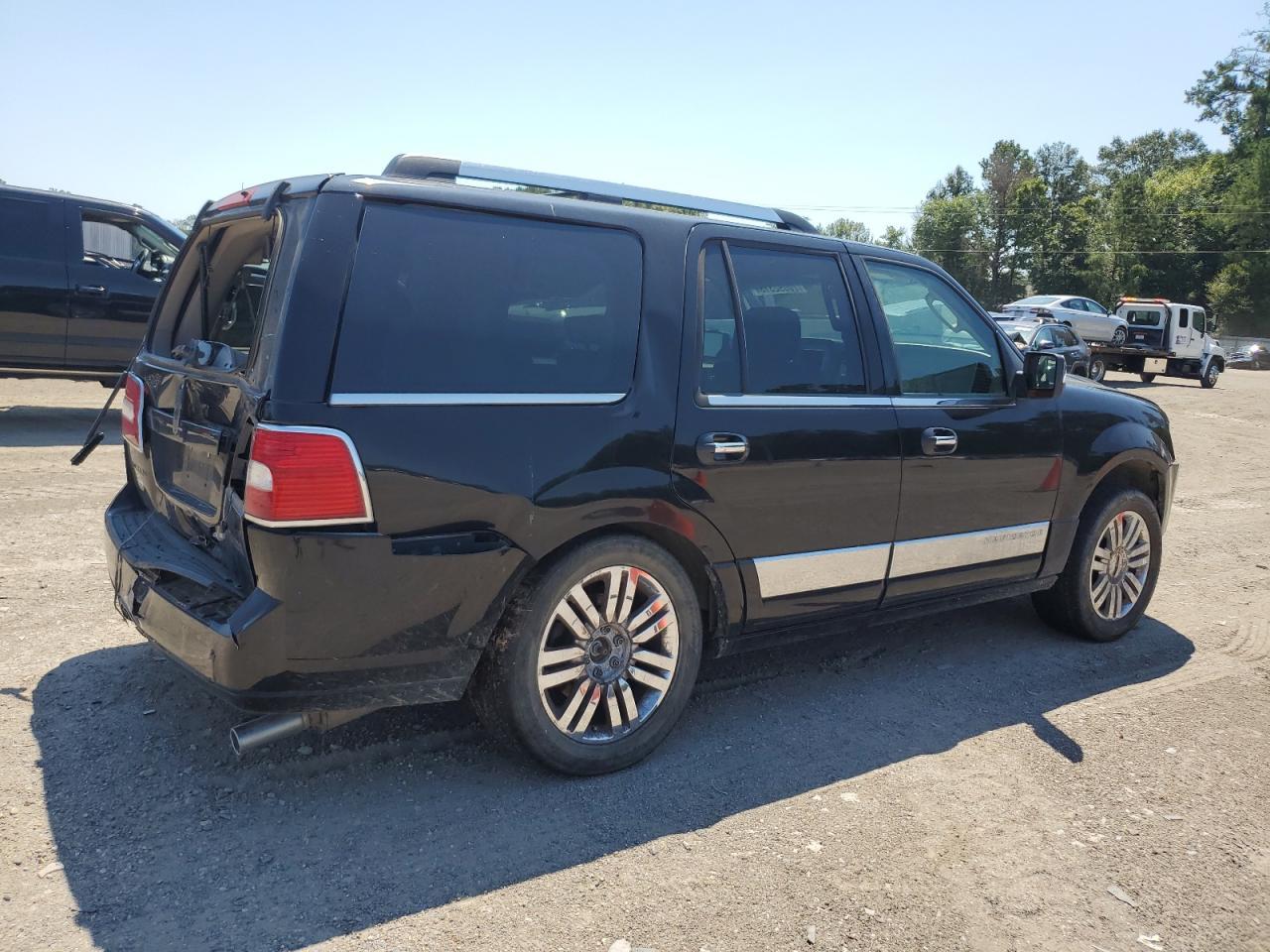 2007 Lincoln Navigator - Image 3