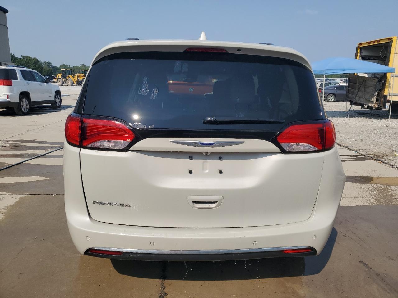 2019 Chrysler Pacifica Touring L - Image 6