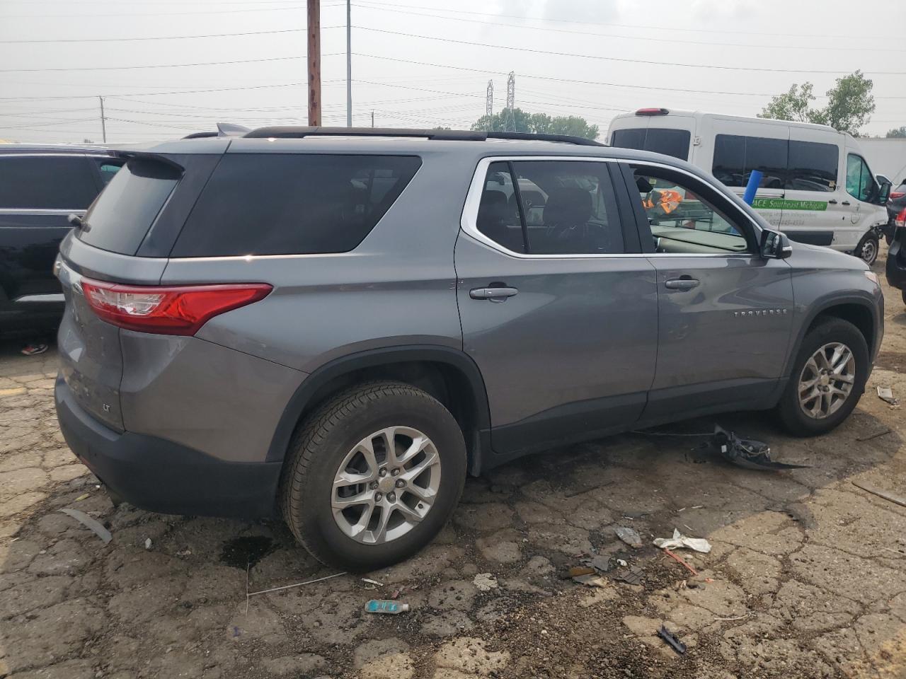 2020 Chevrolet Traverse Lt - Image 3