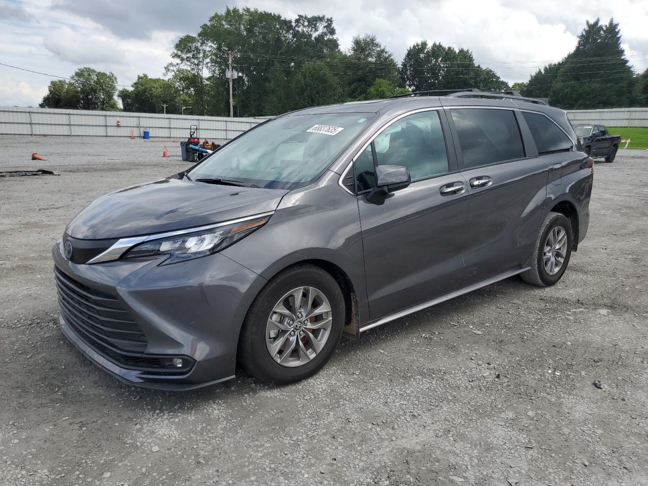 2025 Toyota Sienna Xle