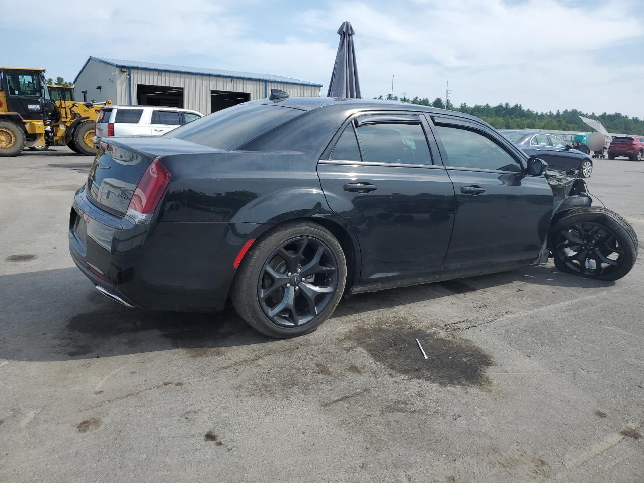 2022 Chrysler 300 Touring L - Image 3