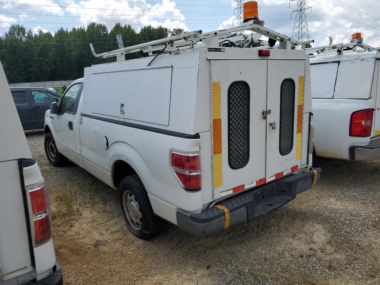 2010 Ford F150 - Фото 2