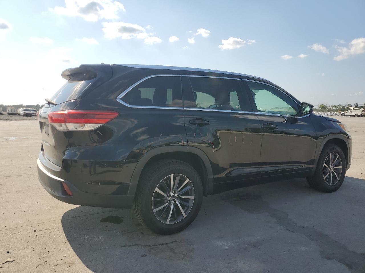 2018 Toyota Highlander Se - Image 3