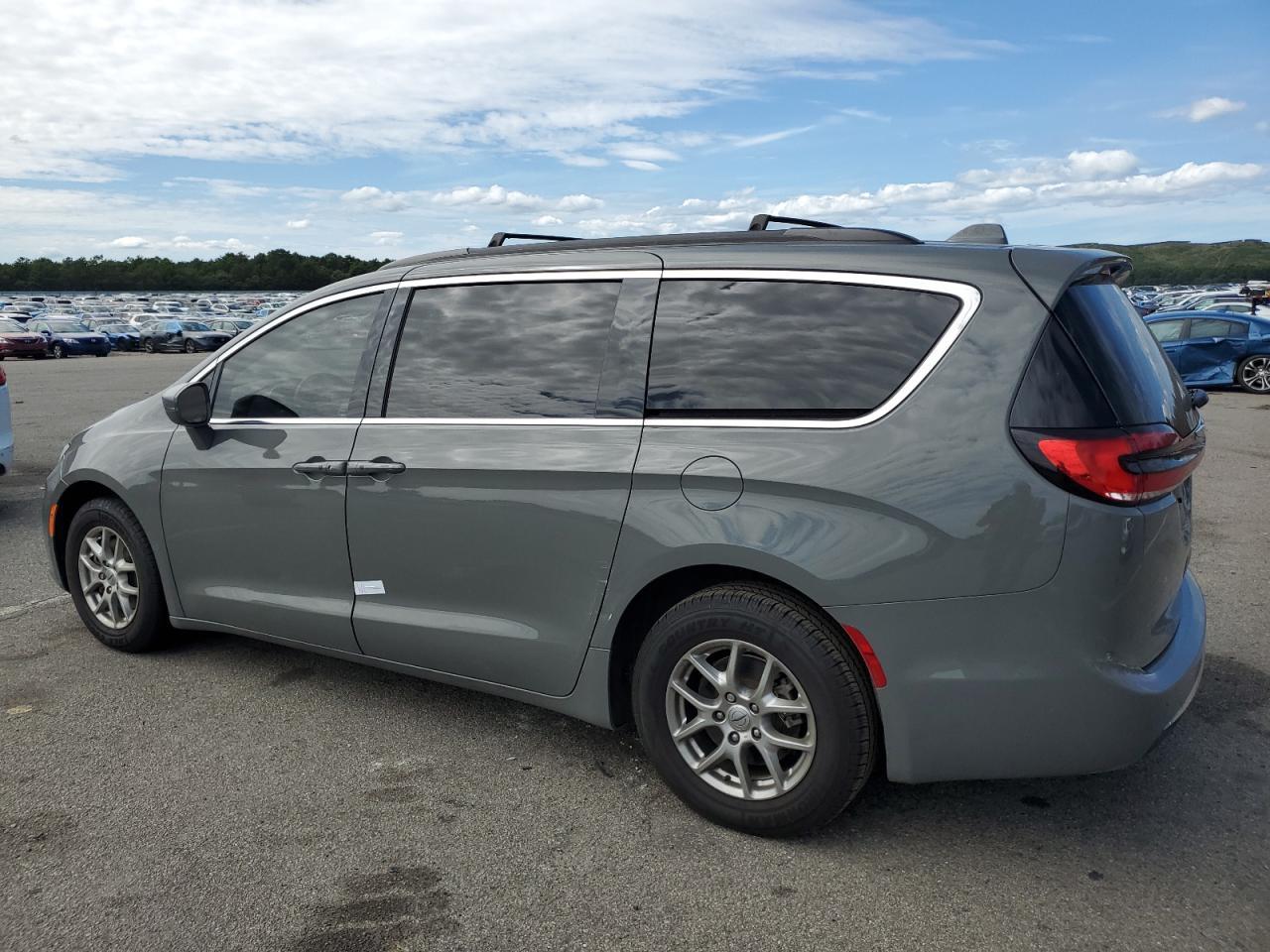 2021 Chrysler Pacifica Touring - Image 2