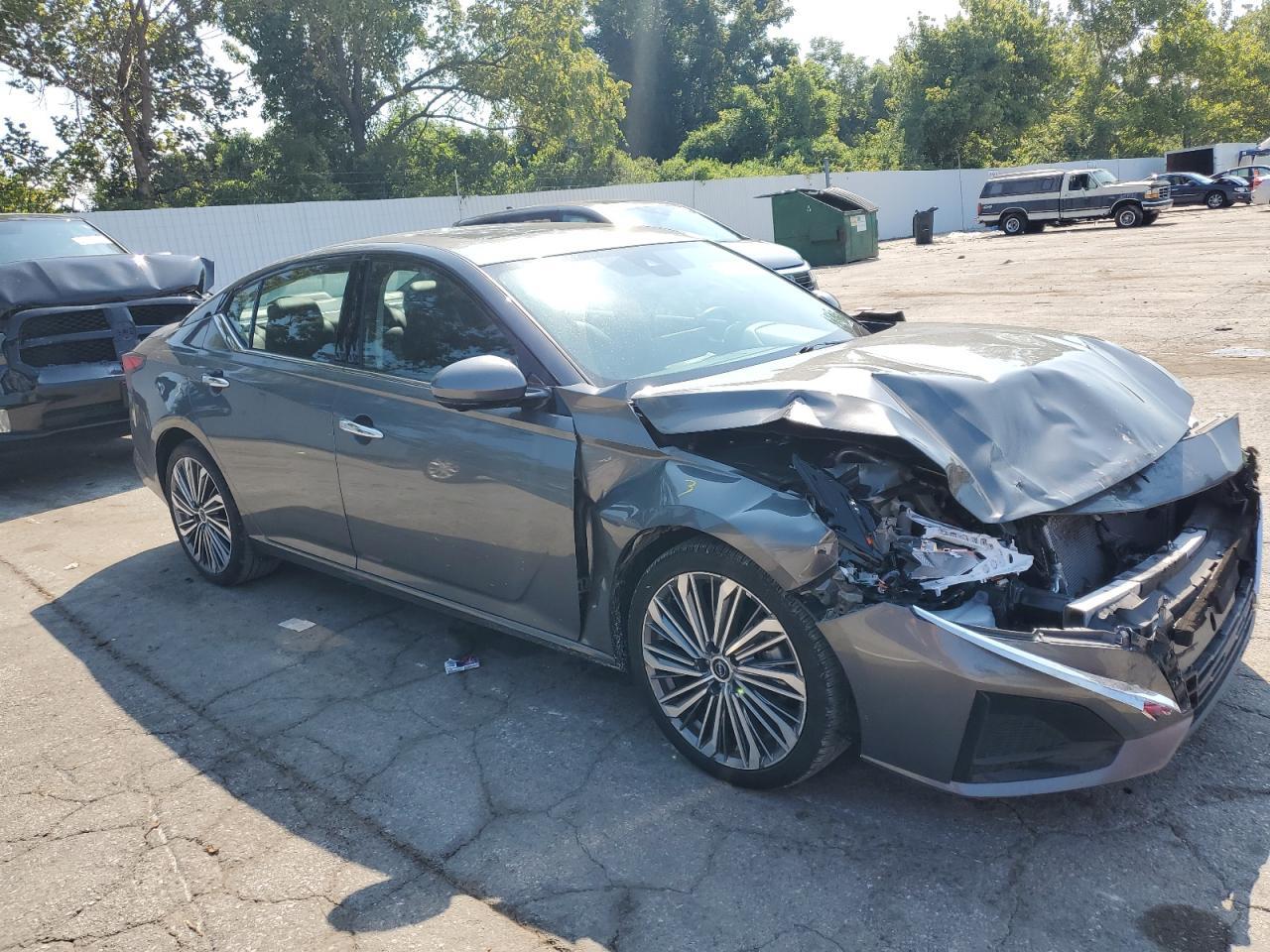 2023 Nissan Altima Sl - Фото 4