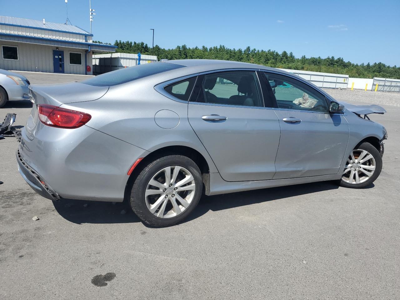 2015 Chrysler 200 Limited - Фото 3