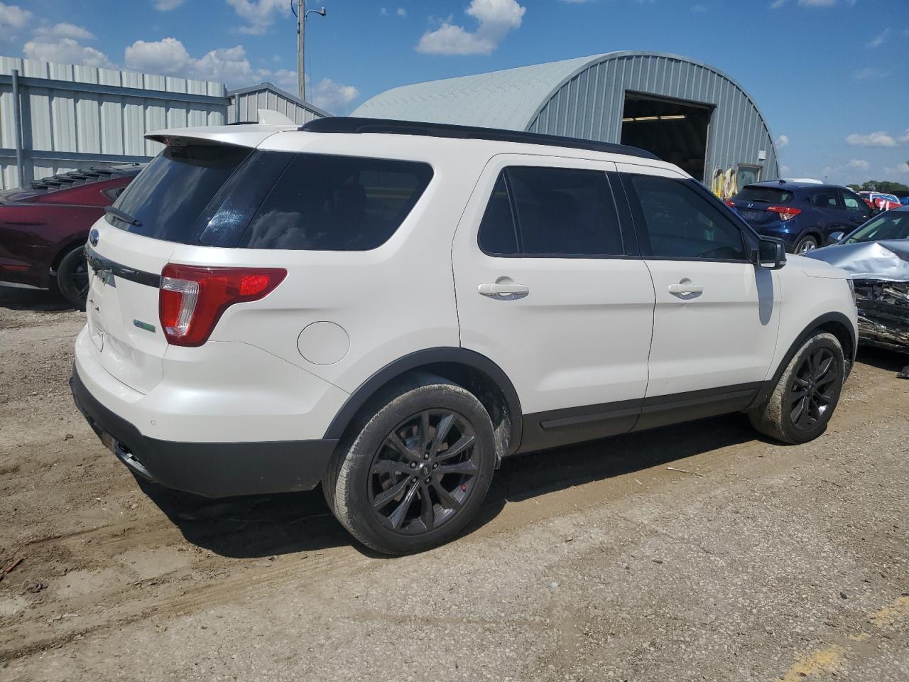 2017 Ford Explorer Xlt - Image 3