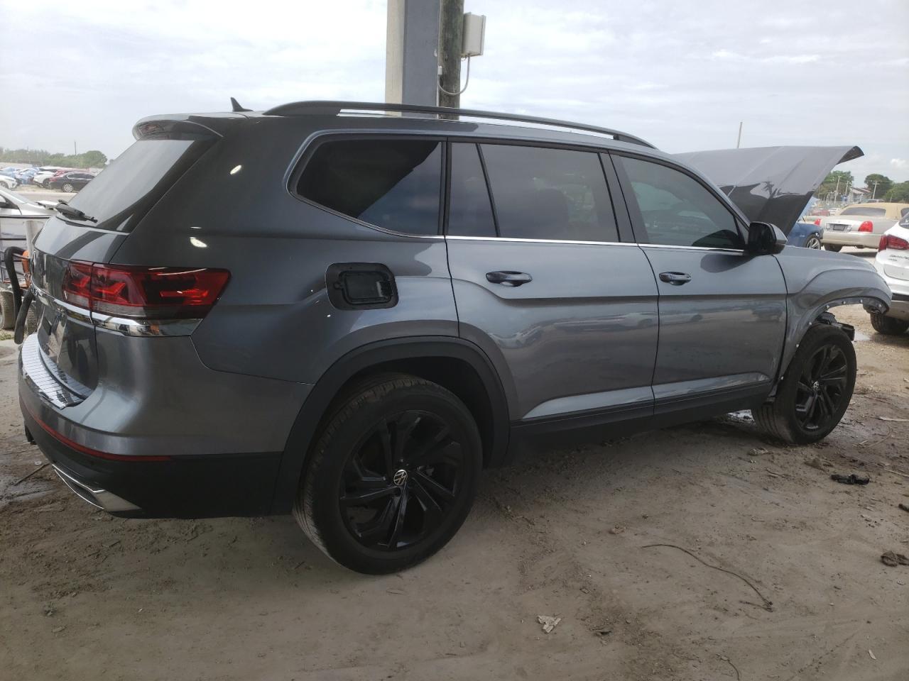 2023 Volkswagen Atlas Se - Image 3