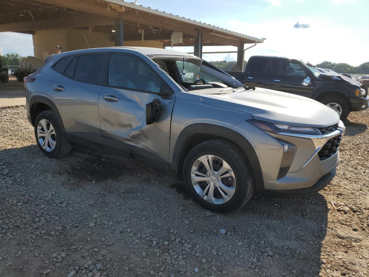 2024 Chevrolet Trax Ls - Фото 4