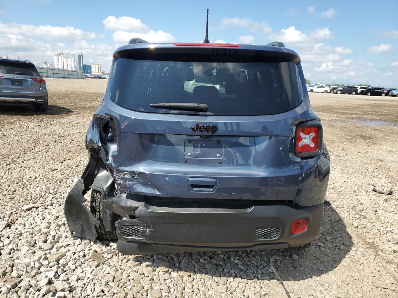 2023 Jeep Renegade Latitude - Image 6