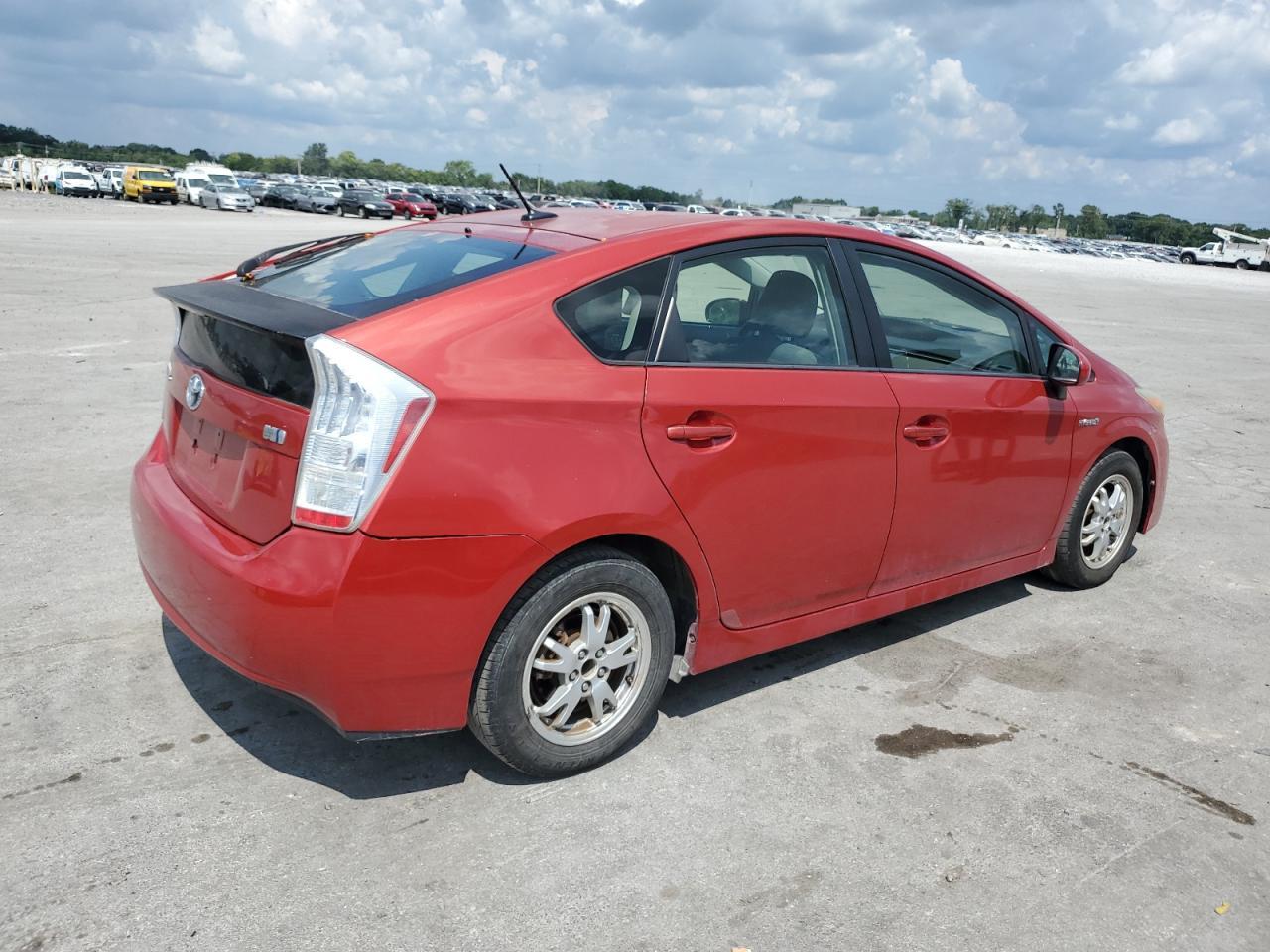 2011 Toyota Prius - Фото 3