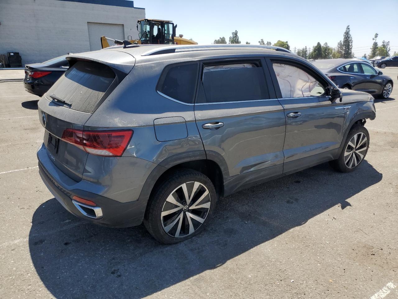 2022 Volkswagen Taos Se - Фото 3