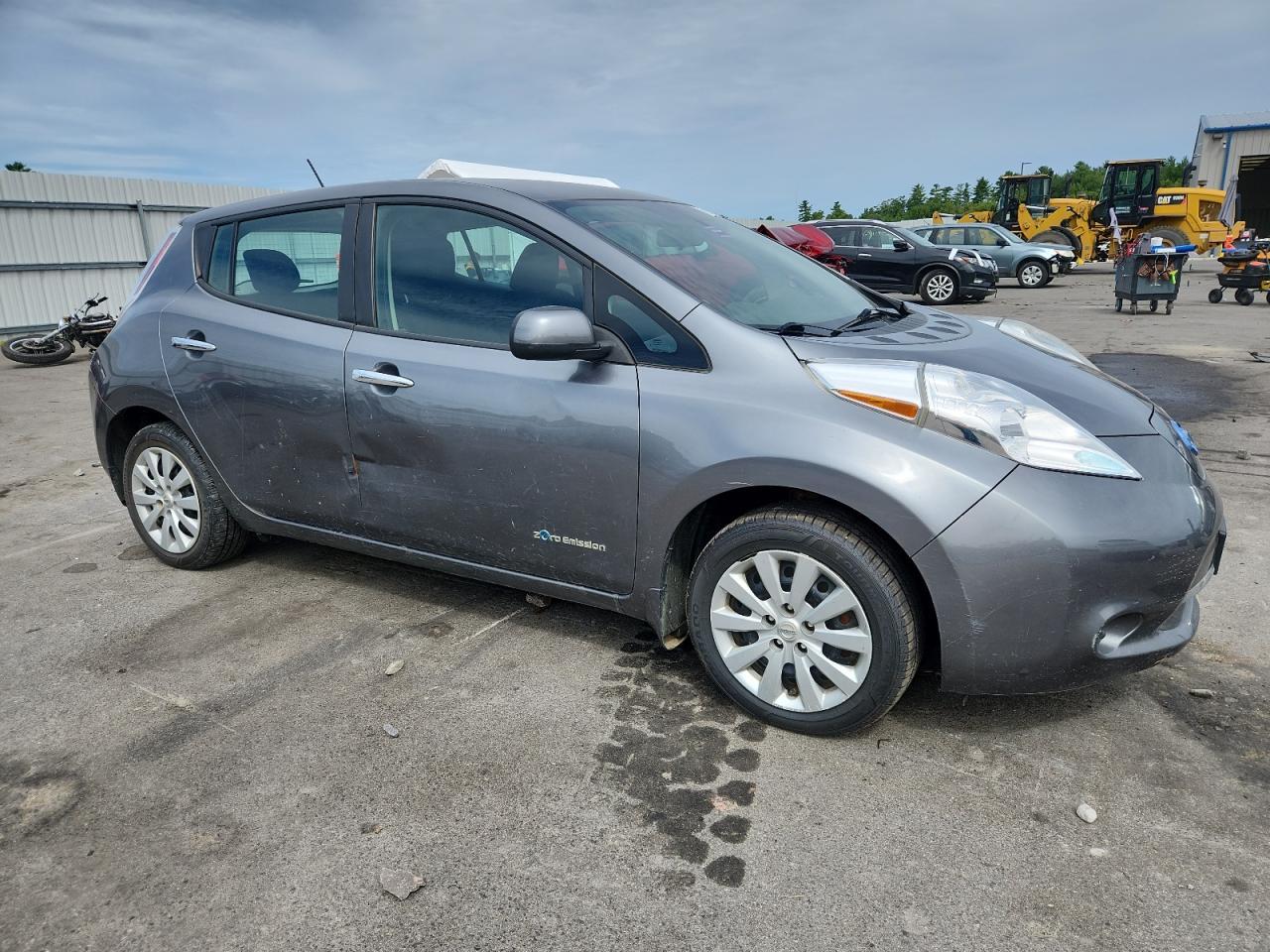 2015 Nissan Leaf S - Фото 4