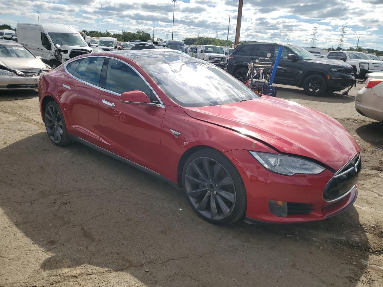 2015 Tesla Model S - Фото 4