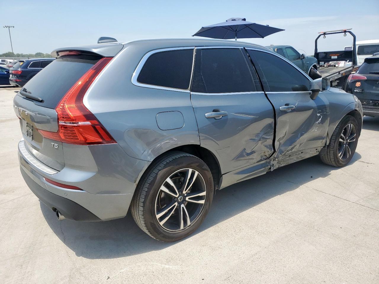 2021 Volvo Xc60 T5 Momentum - Image 3