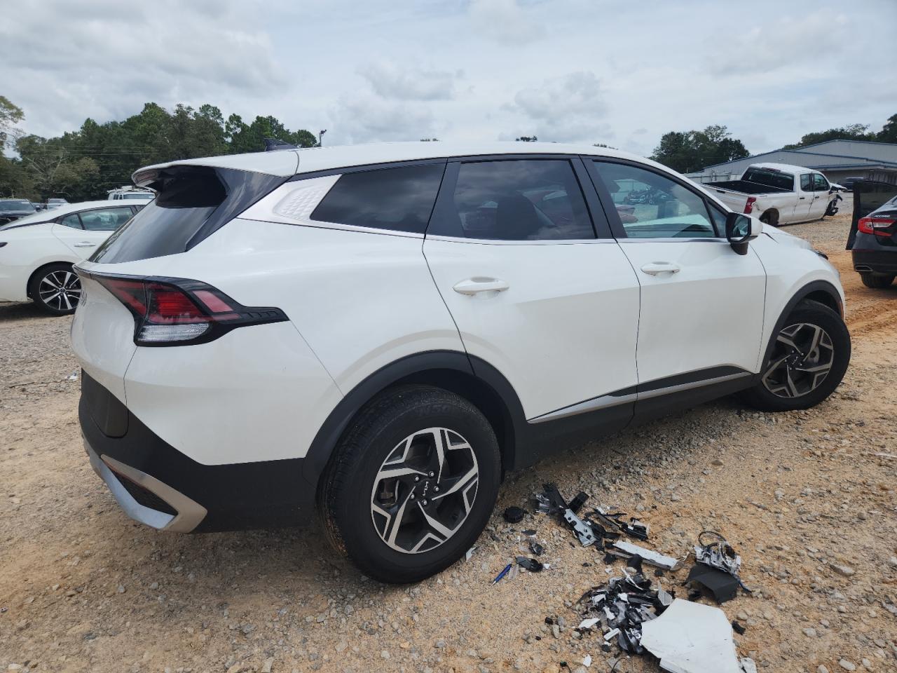 2023 Kia Sportage Lx - Image 3