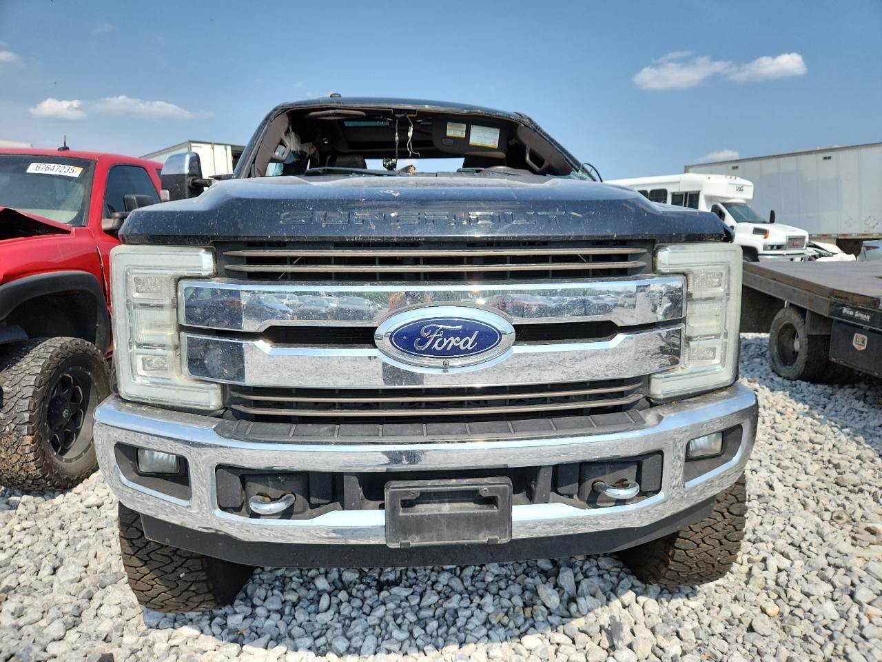 2017 Ford F350 Super Duty - Image 5