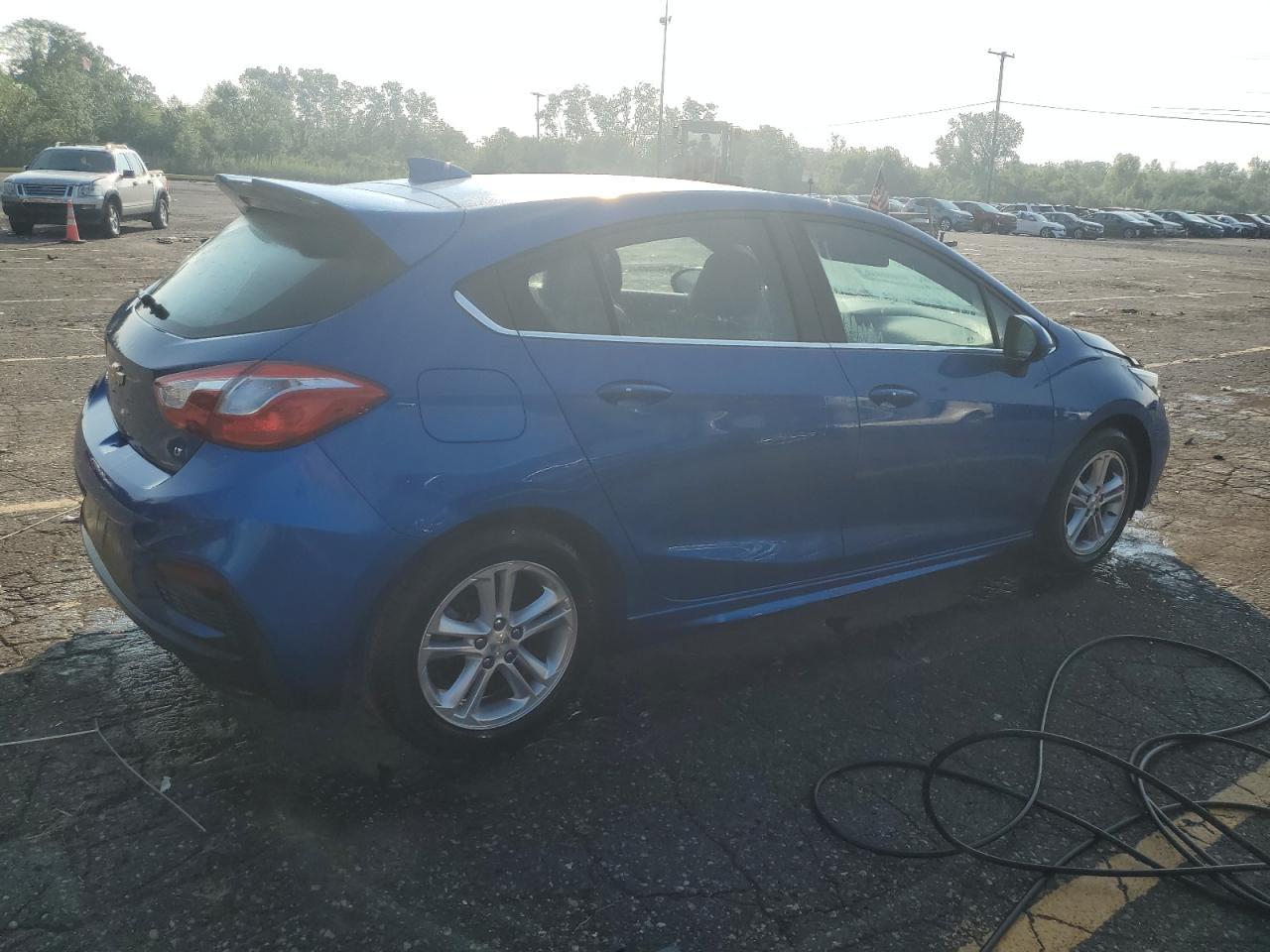 2017 Chevrolet Cruze Lt - Image 3