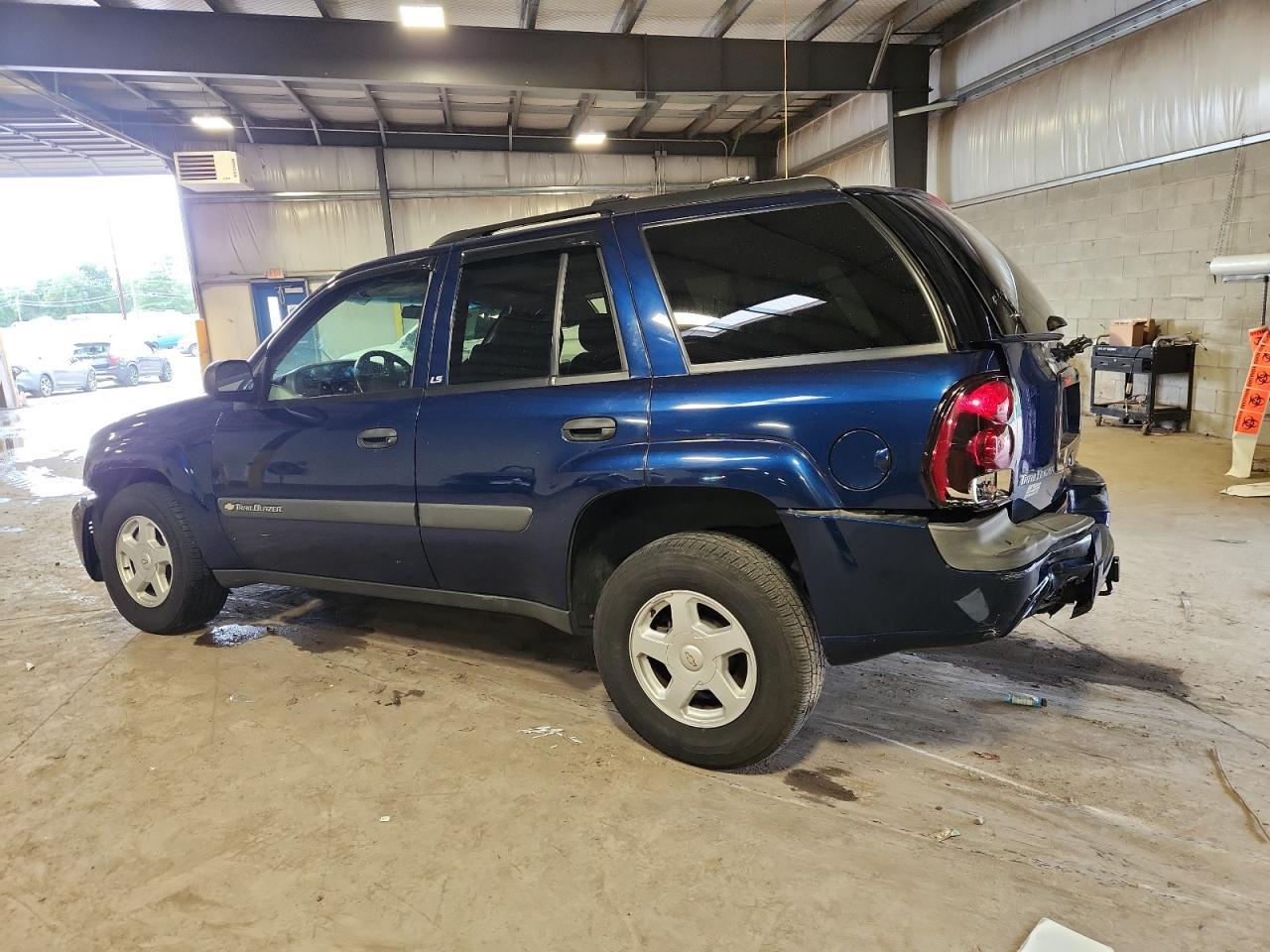 2003 Chevrolet Trailblazer - Image 2