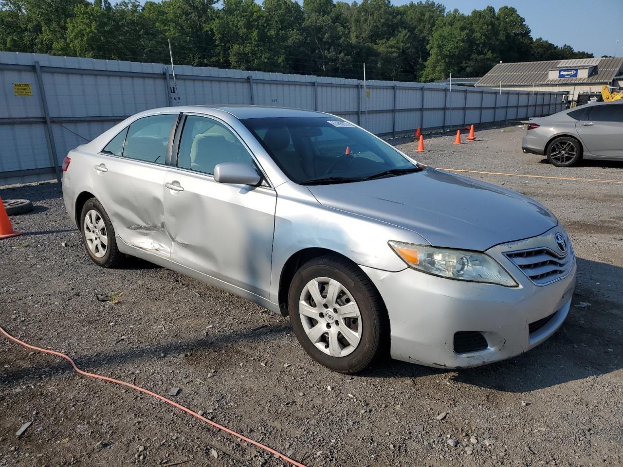 2010 Toyota Camry Base - Фото 4