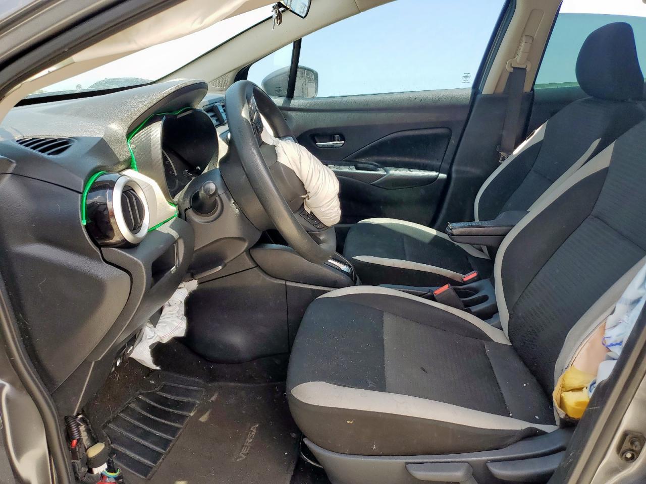 2020 Nissan Versa Sv - Image 7