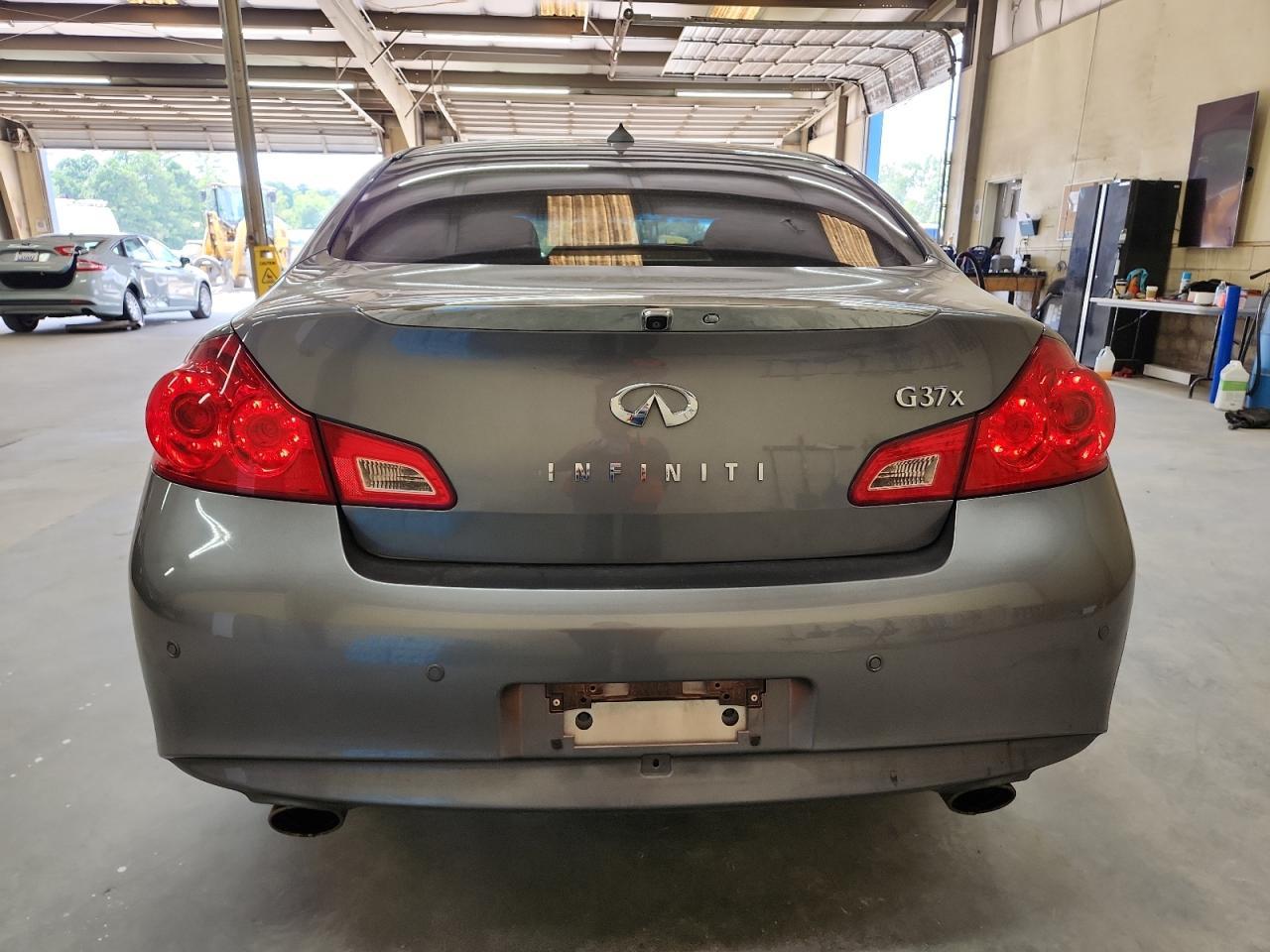 2011 Infiniti G37 - Image 6