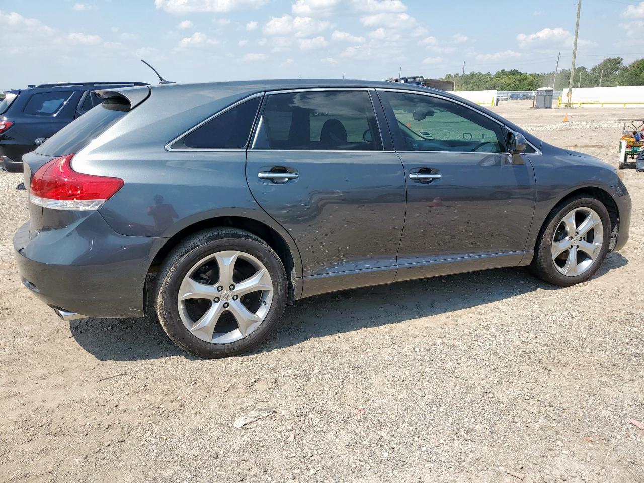 2012 Toyota Venza Le - Image 3