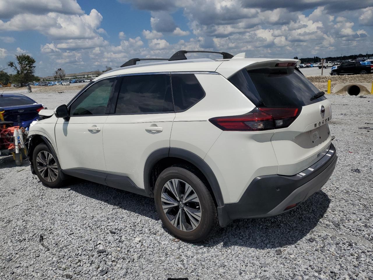 2021 Nissan Rogue Sv - Image 2