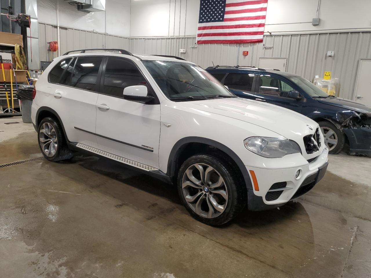 2013 BMW X5 xDrive35I - Image 4