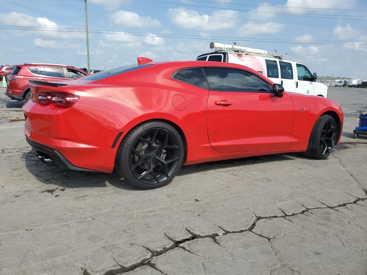 2022 Chevrolet Camaro Lt1 - Фото 3