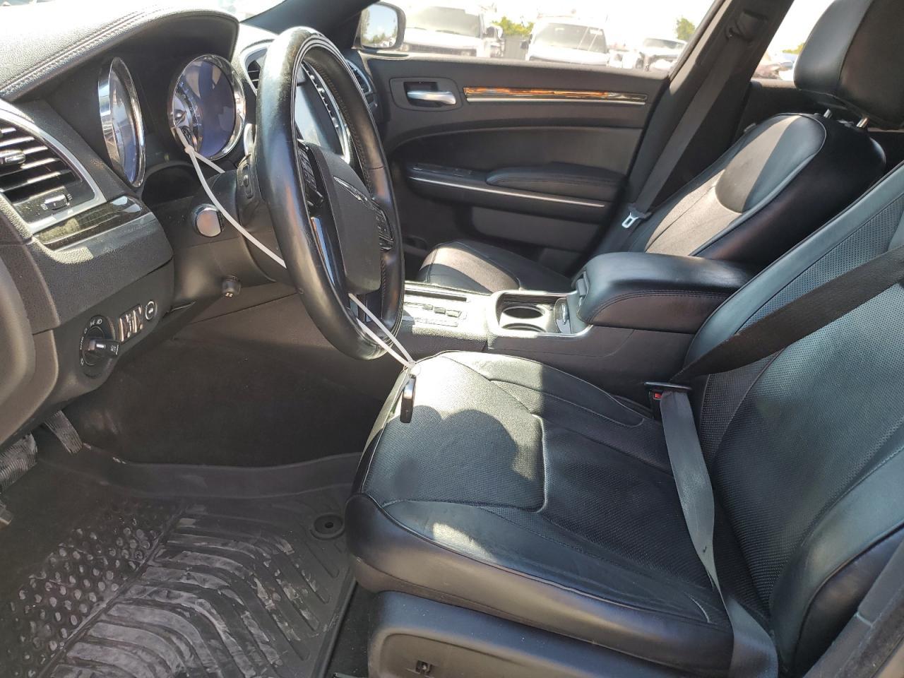 2013 Chrysler 300C - Фото 7