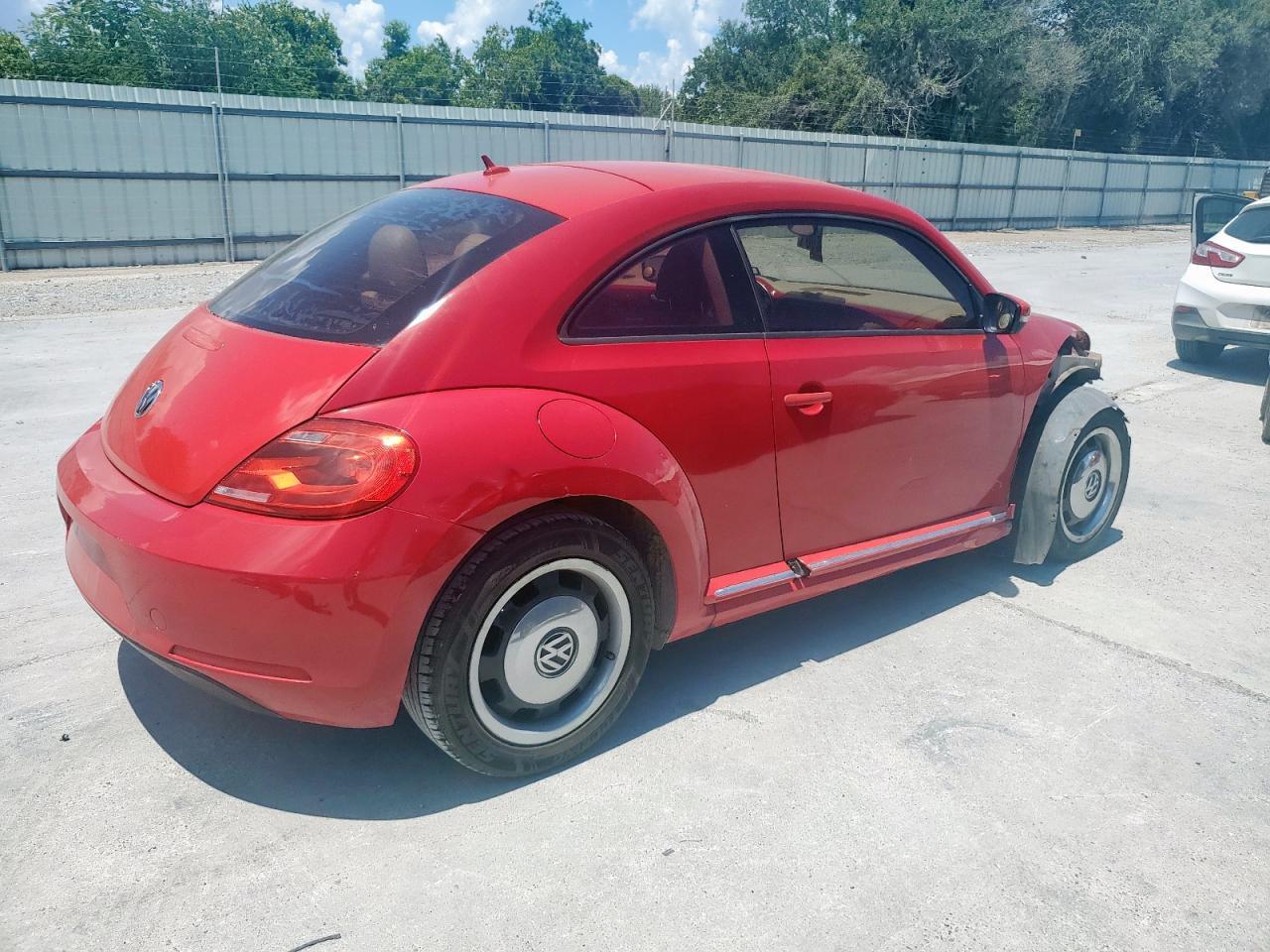 2013 Volkswagen Beetle - Фото 3