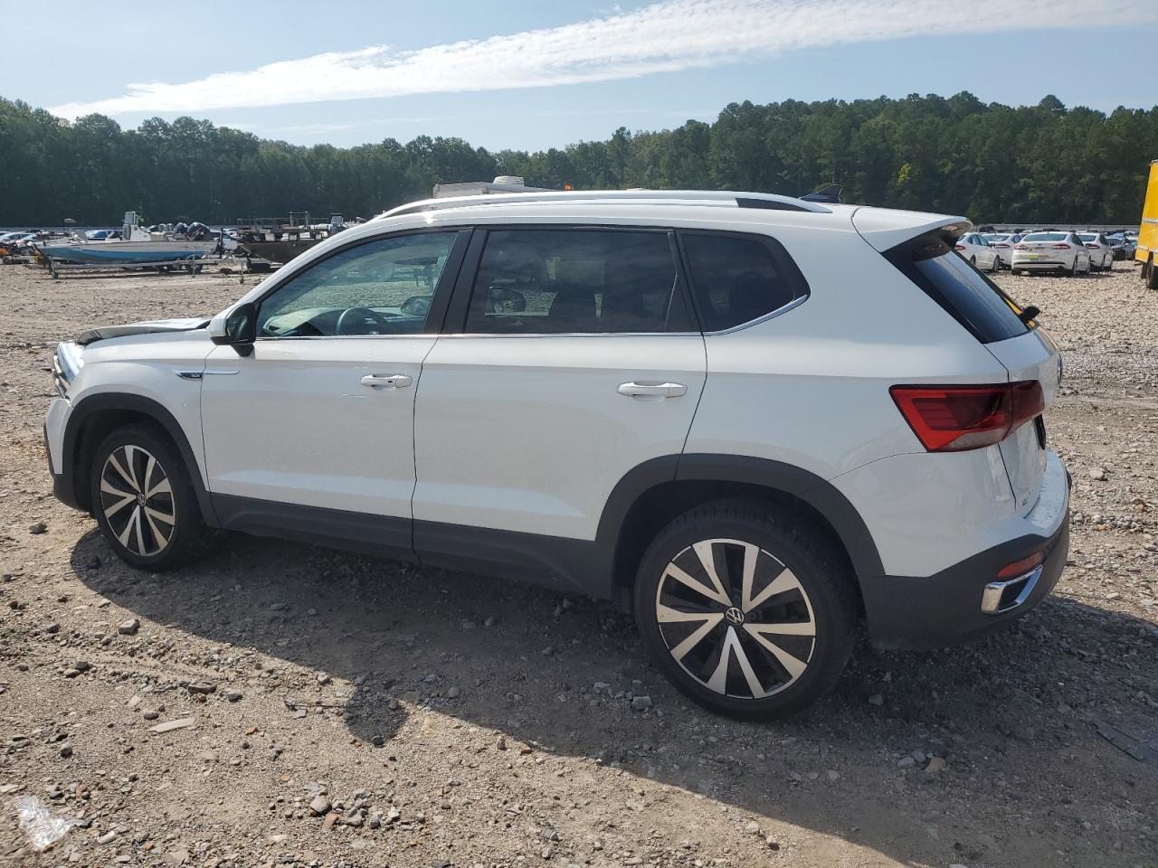 2024 Volkswagen Taos Se - Фото 2