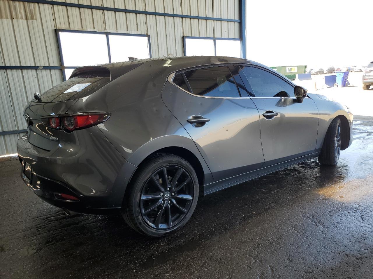 2019 Mazda 3 Premium - Фото 3